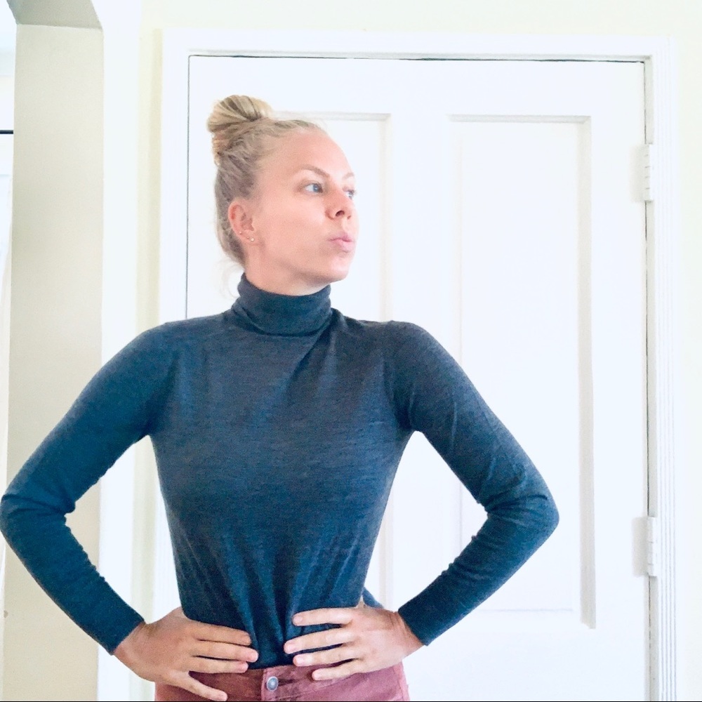Banana Republic merino wool turtleneck sweater